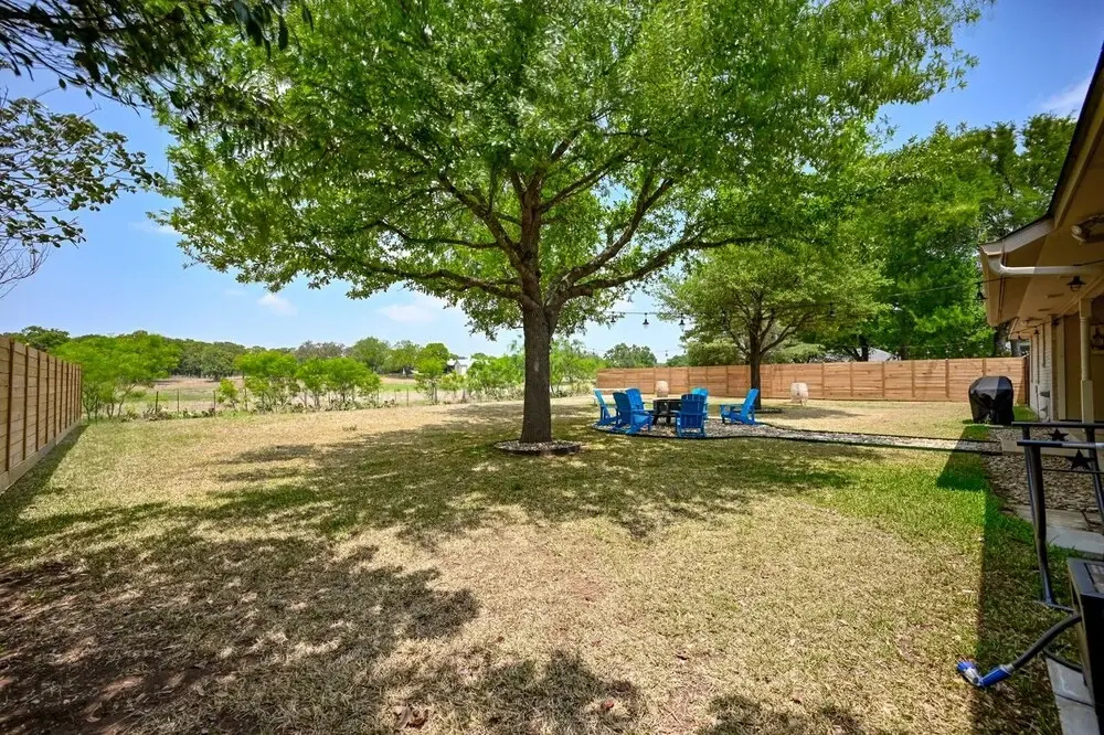 Adorable Haus With Fire Pit! - 1 Mile to Main St!