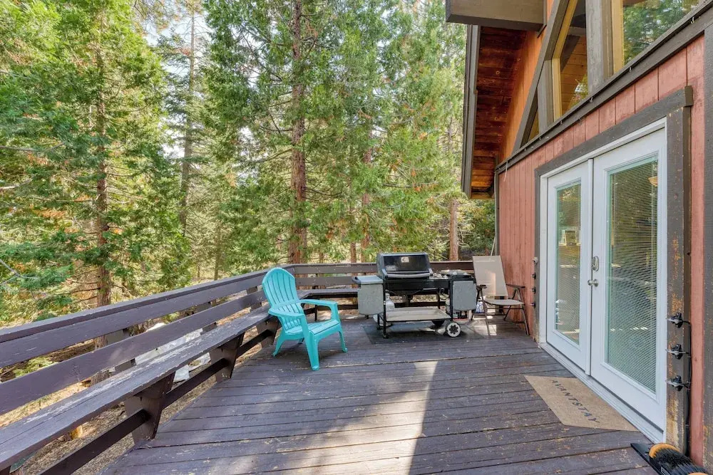 Ember by Avantstay Majestic Entertainers Home w/ Pine Tree Views & Close to Meek's Bay