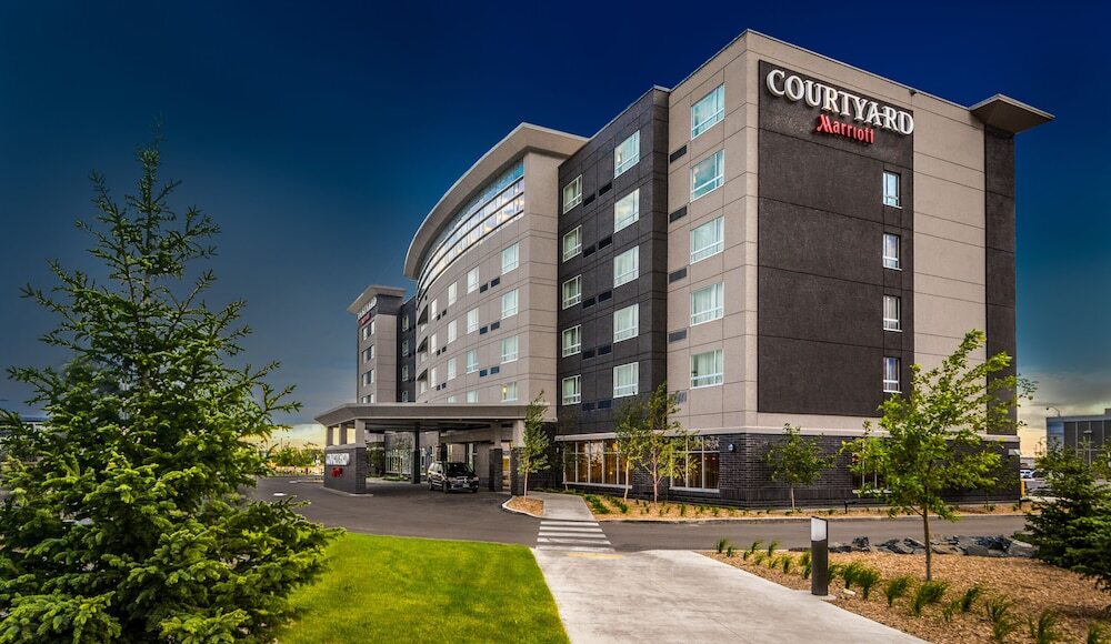 Courtyard by Marriott Winnipeg Airport image