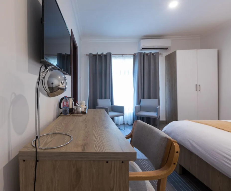 Executive Double room with garden view (full double bed)