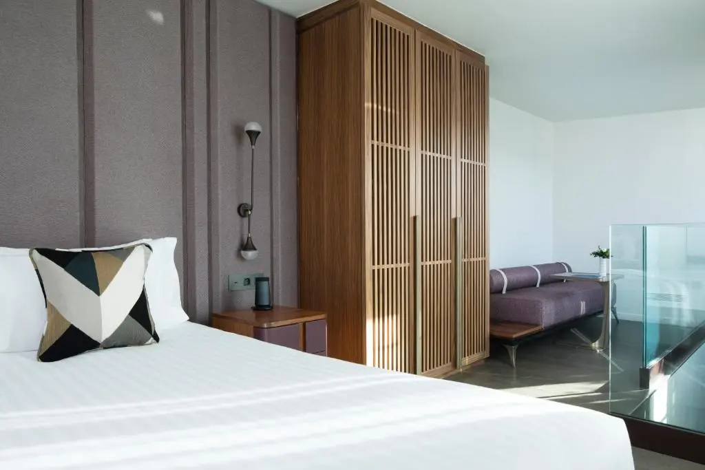 Deluxe Double room (full double bed)