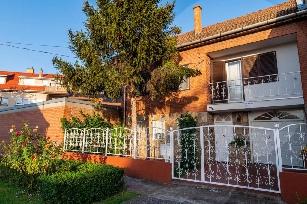 Barat Vendeghaz - Cosy Guesthouse - Teljes Haz Privat Udvarral - 4 Szoba, 2 Furdo