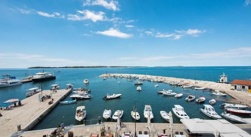 Beach & Waterfront