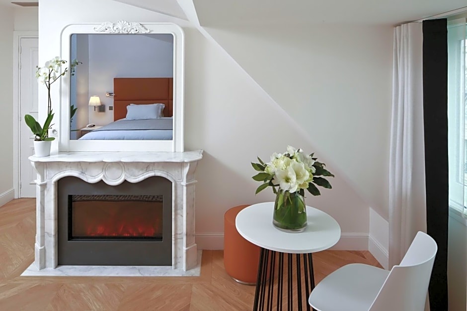 Hotel R de Paris 104