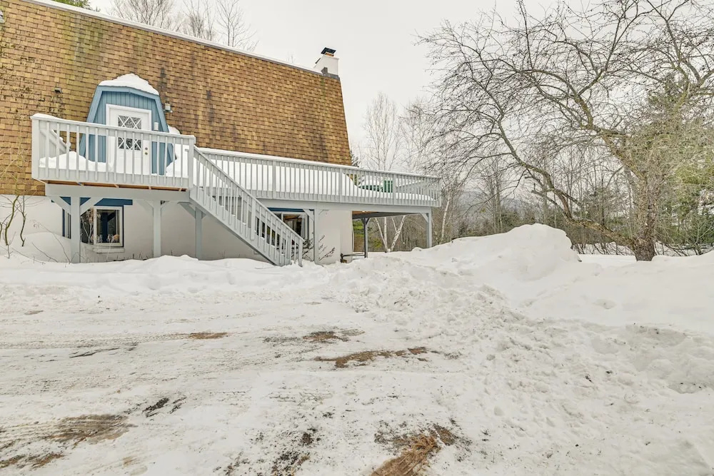 3 Mi to Windham Mountain: Pet-friendly Apt w/ Yard