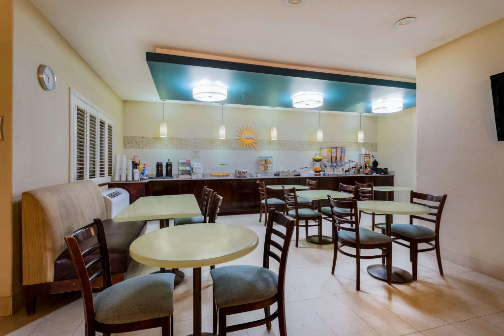 Baymont by Wyndham Henderson Northeast Denver - Général