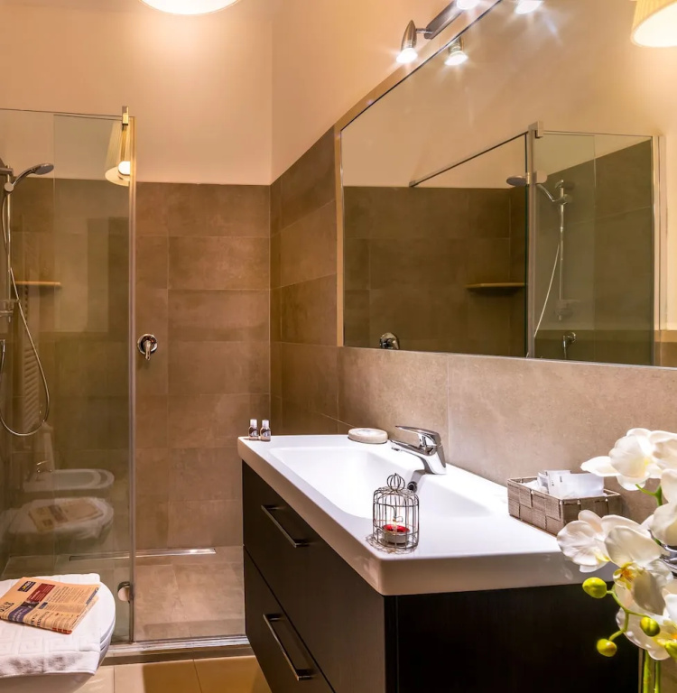 Standard Double room with city view (full double bed)