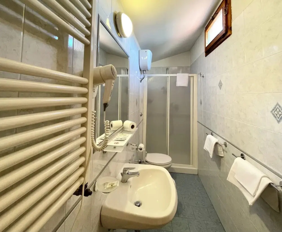 Economy room