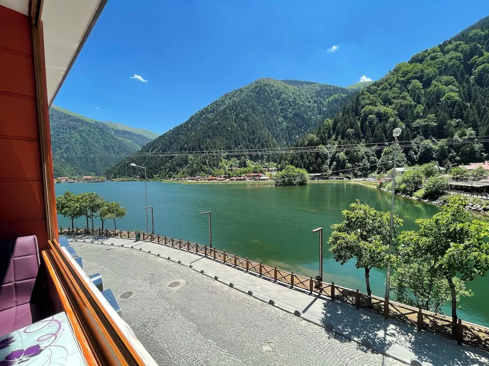 Standard Triple room with balcony and with lake view