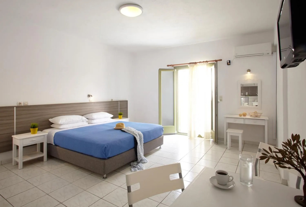 Superior Double Studio (full double bed)