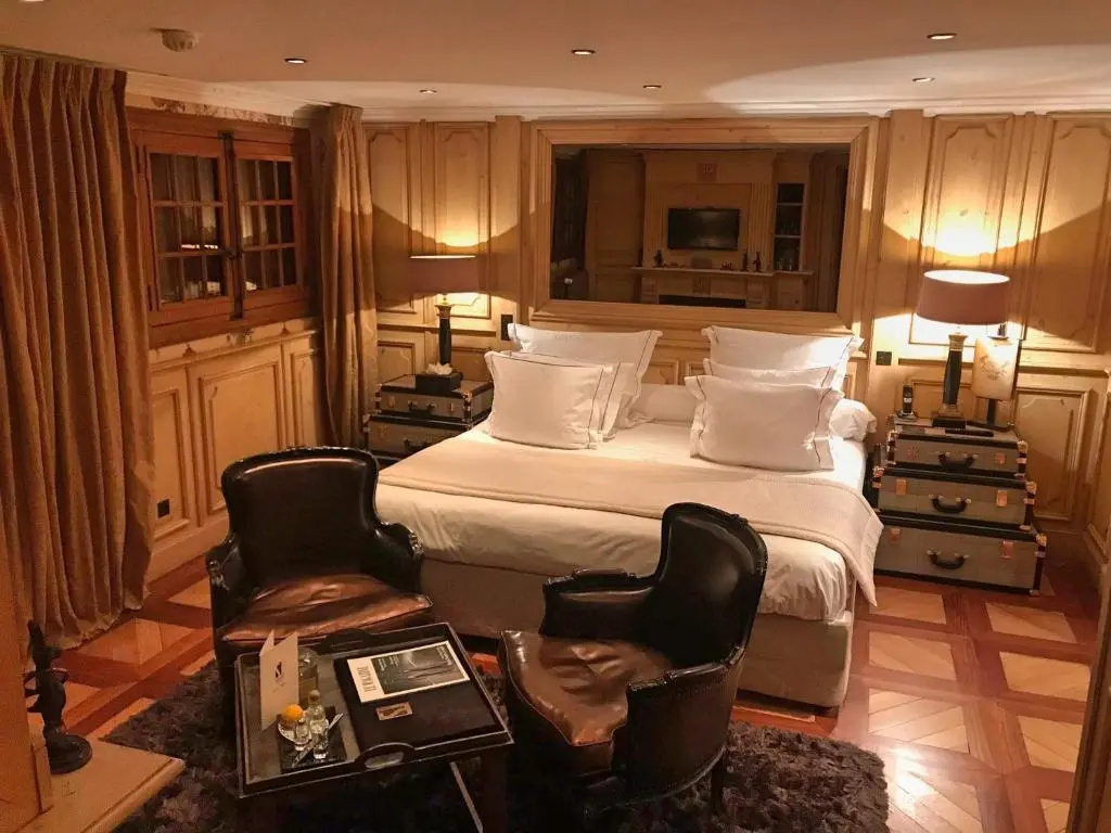 Privilege room