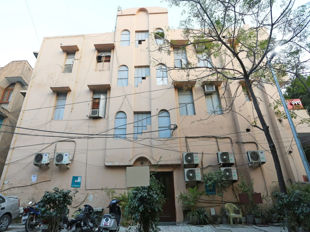 OYO 542 Kalkaji Residency Bnb