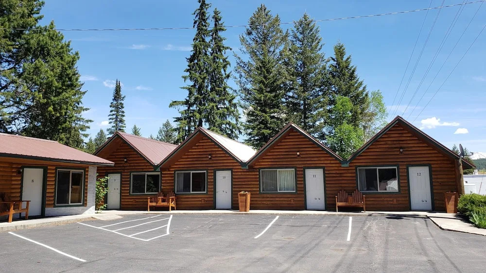 Beargrass Lodging and RV Resort