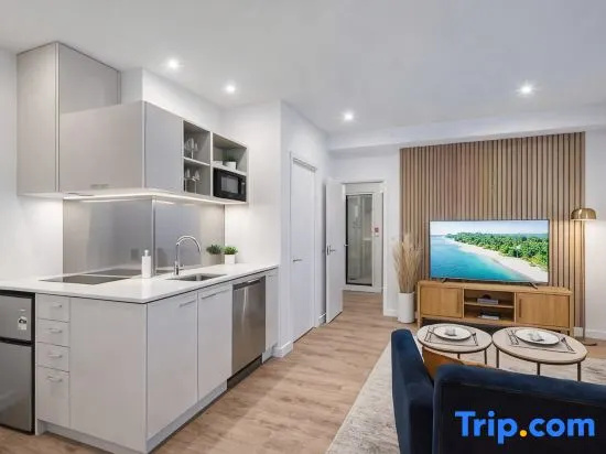 Cashel Grandeur - Luxurious 4-Bedroom Home