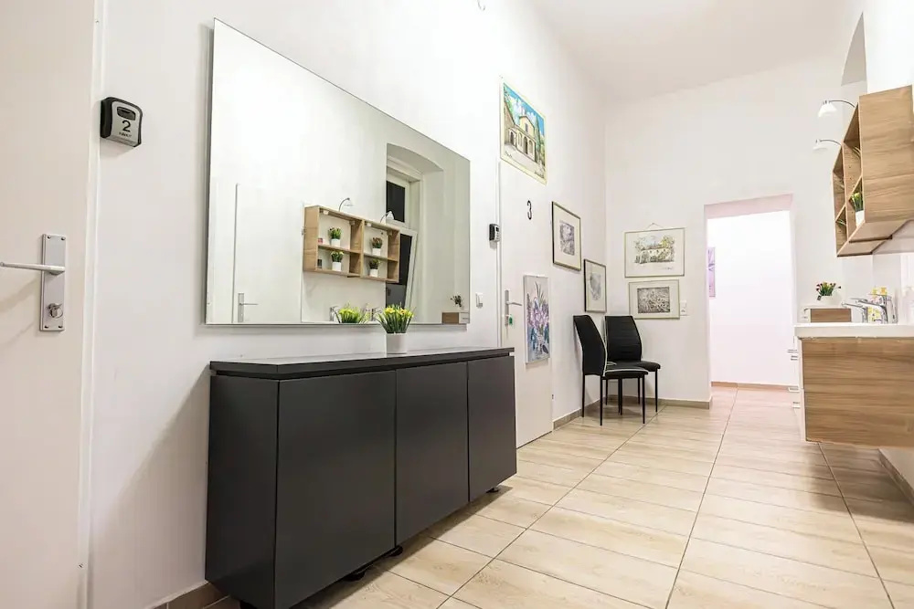 Large 5BR Central Flat Near Augarten