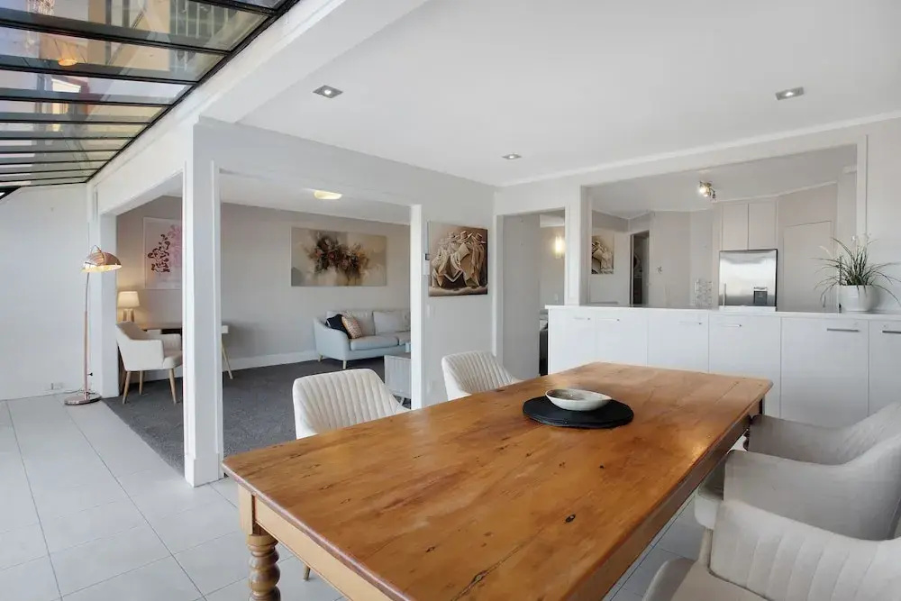 Parnell Vista 2BR Apartment with Seaview