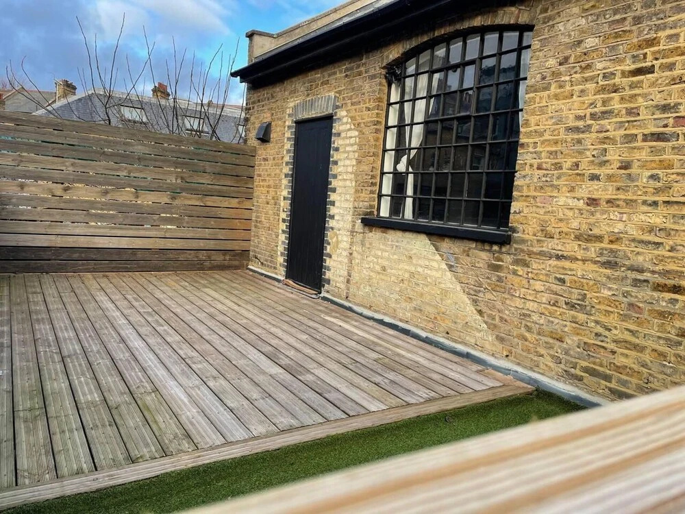 Design led Duplex Apartment in Buzzing Queens Park