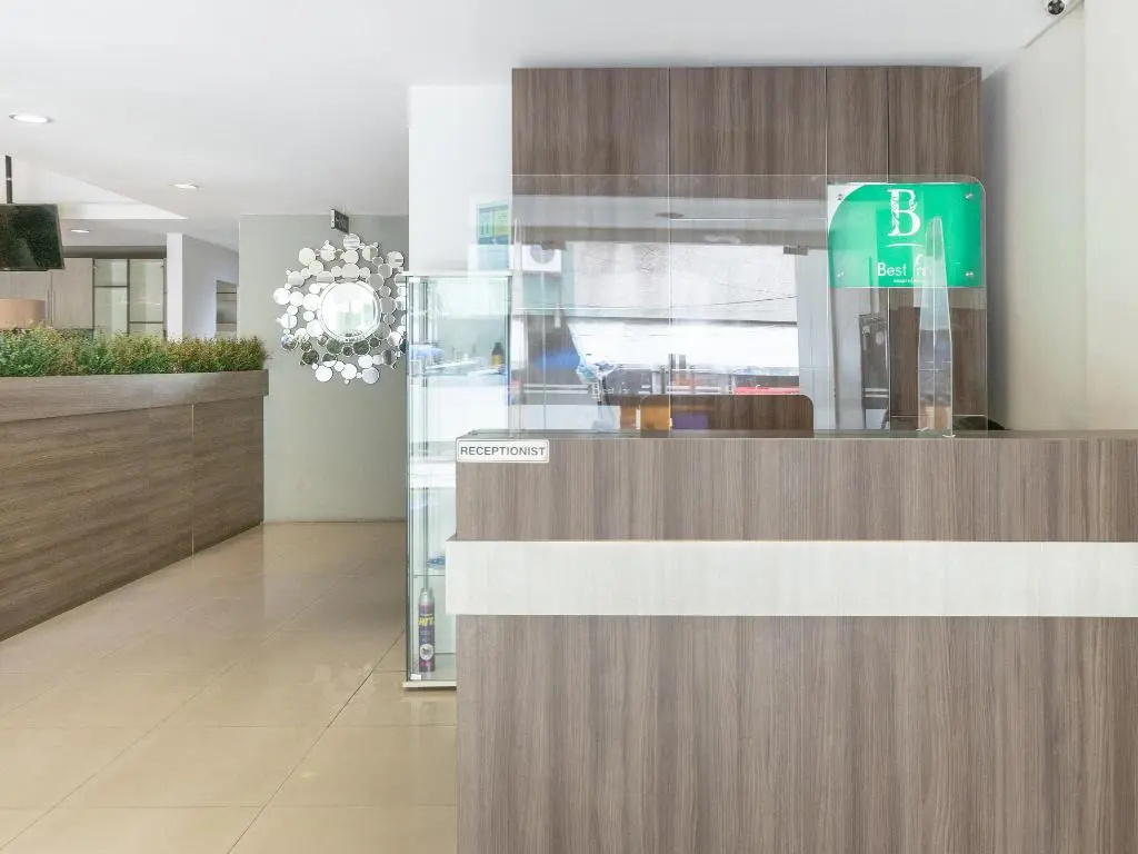 Lobby & Reception