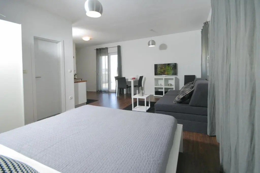Charm Apartments And Rooms - фото 5