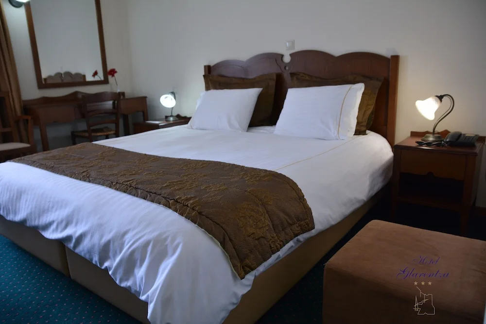 1 Bedroom Standard Double room with city view (full double bed)