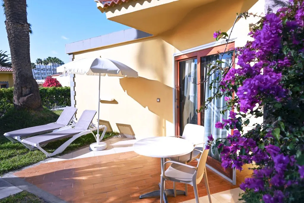 Bungalows HL Miraflor Suites