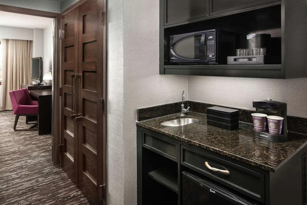 Embassy Suites by Hilton Crystal City National Airport - Chambres
