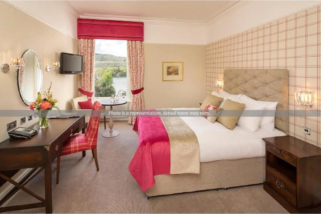 Standard Double room with lake view (full double bed)