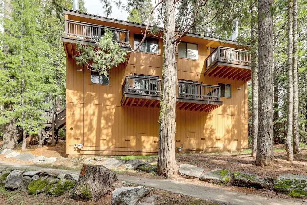 2 Mi to Dorabella Cove: Dog-friendly Townhouse!