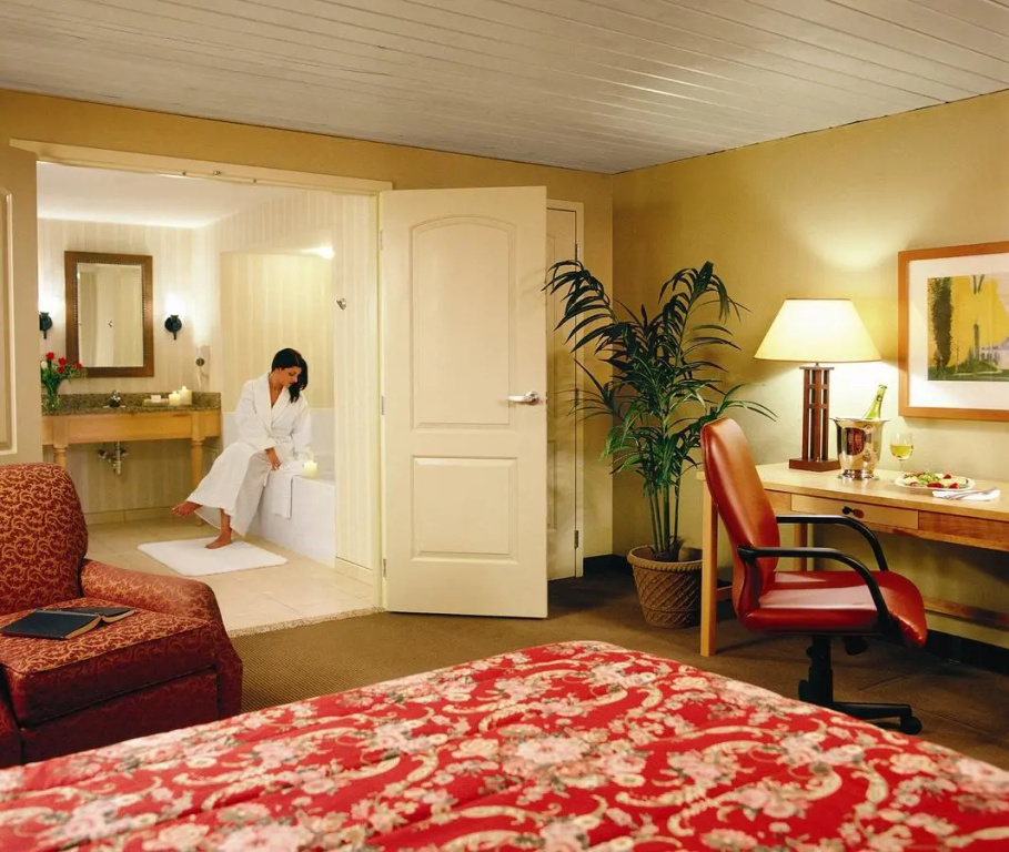 Double Suite (full double bed)