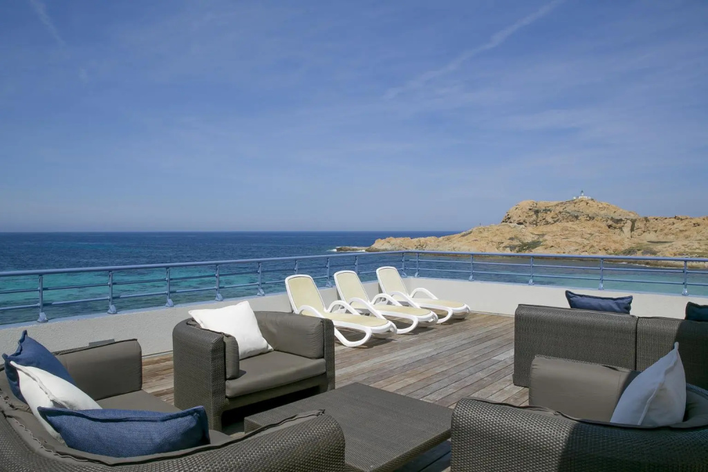 Beach & Waterfront