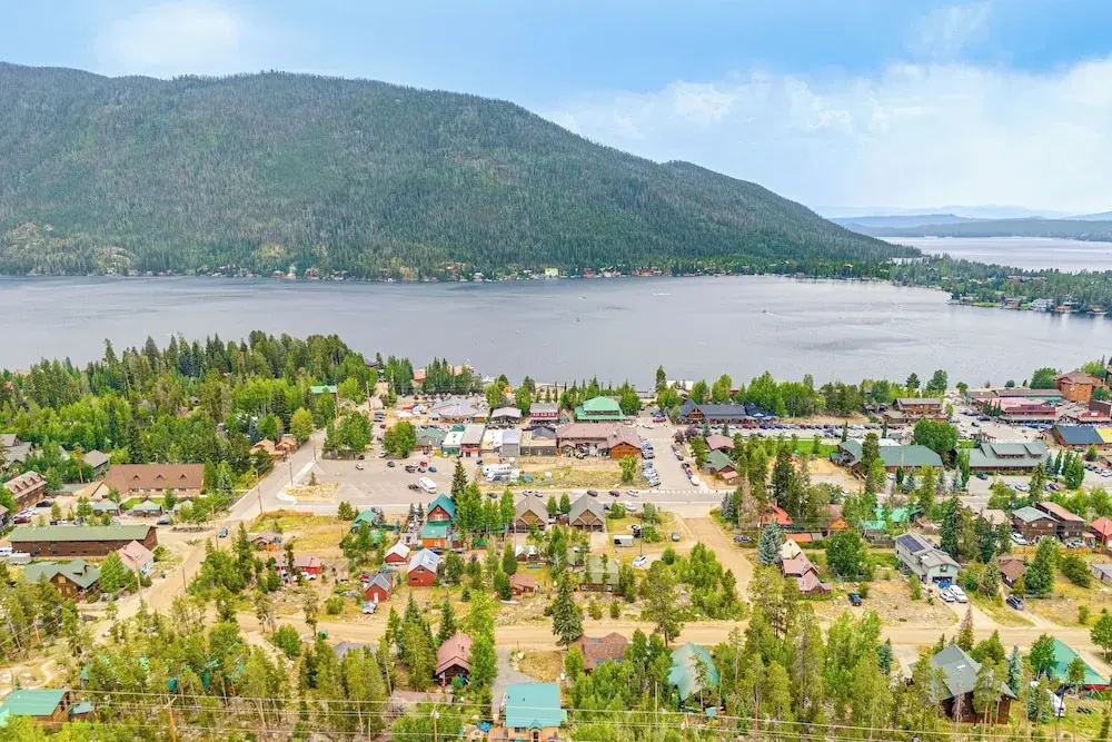 Walk to Main St & Marina: Grand Lake Cabin!
