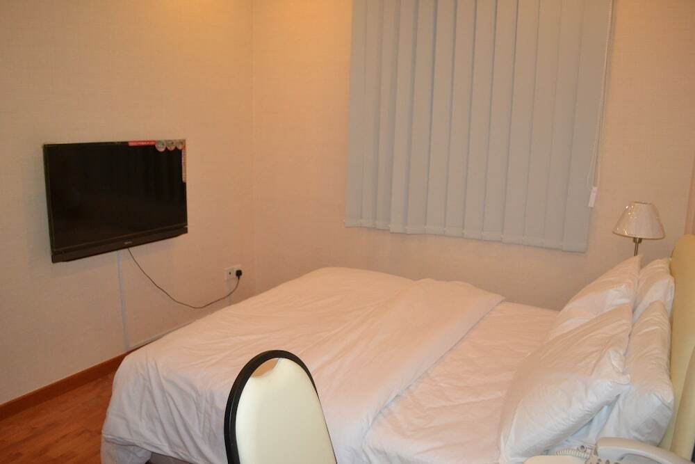 Golden Suites Hotel
