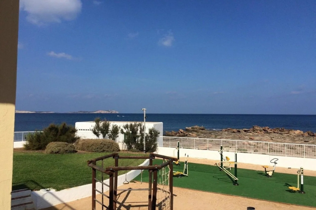 Beach & Waterfront