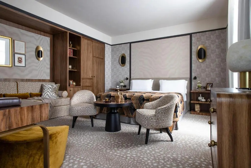 Executive Double room (full double bed)