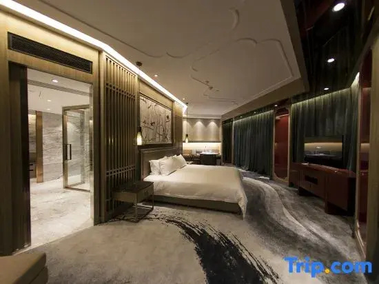 Suite with view