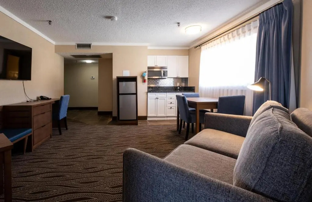 Double Suite with mountain view (full double bed)