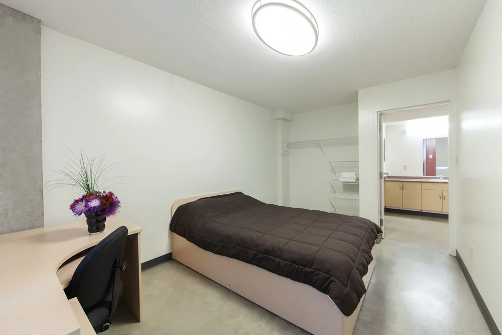 4 Bedrooms Economy Suite