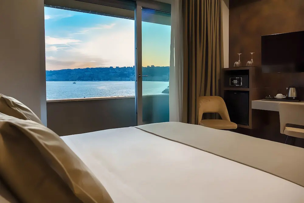 Premier room