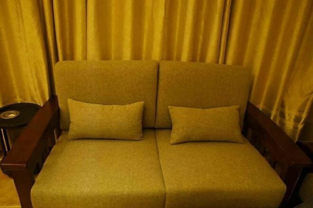 Reshui Impression Inn — 2
