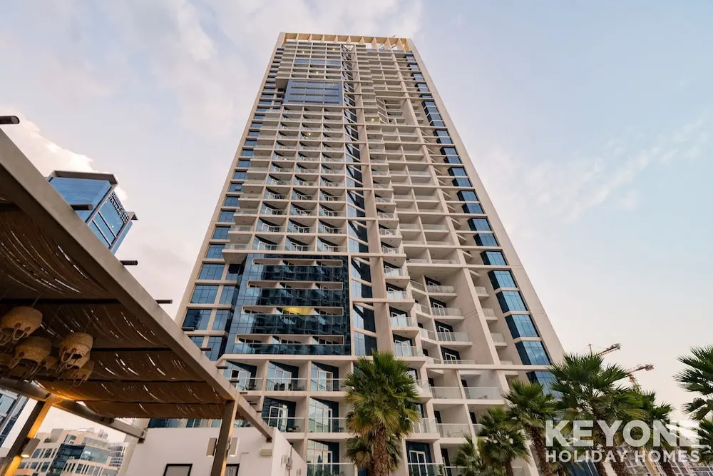 Elegant Studio Living in Privé