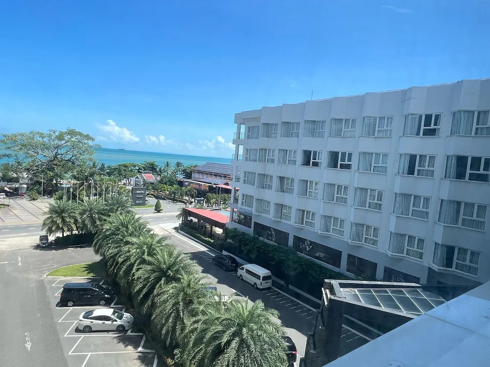 尊爵四人房，海景雙人床