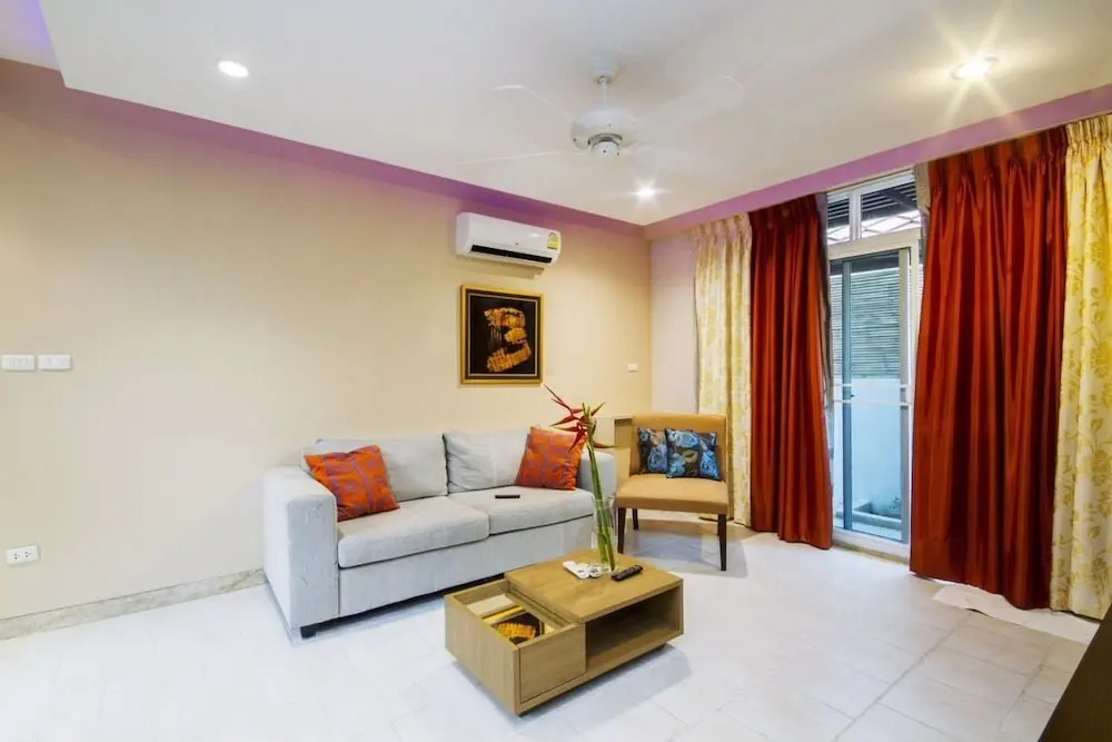 Вилла с 3 комнатами в Tamnak Villa