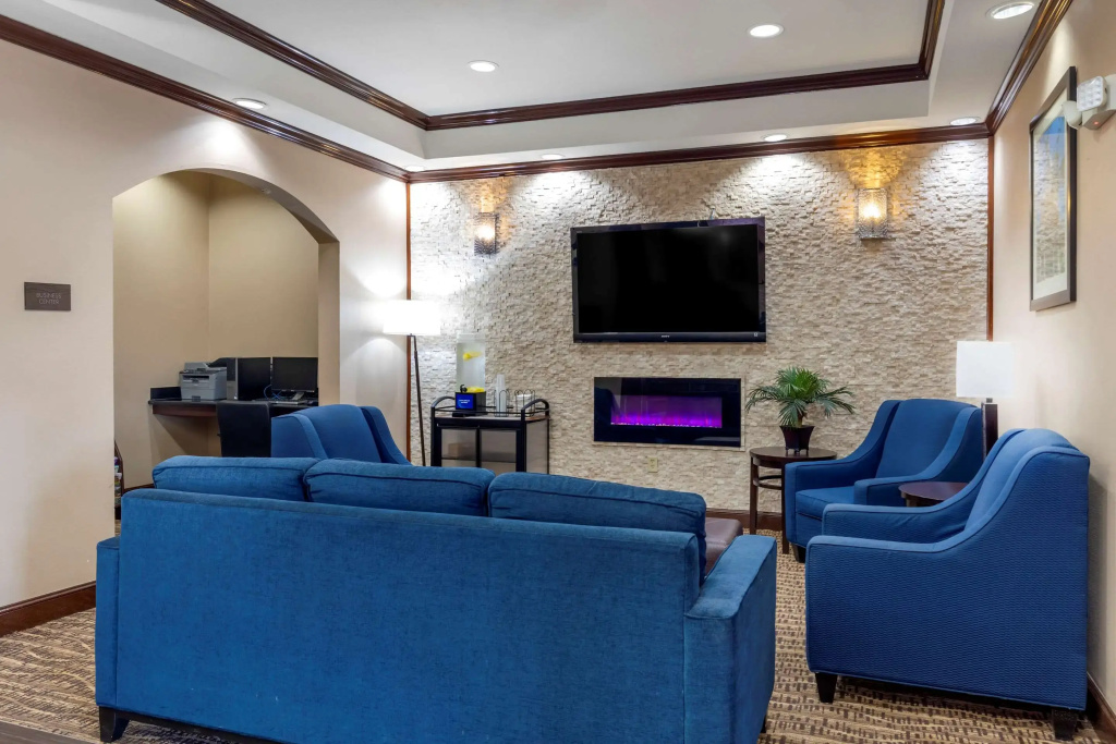Lobby & Reception