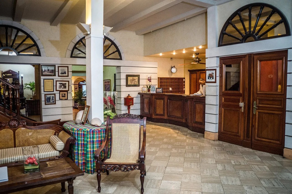 Lobby & Reception