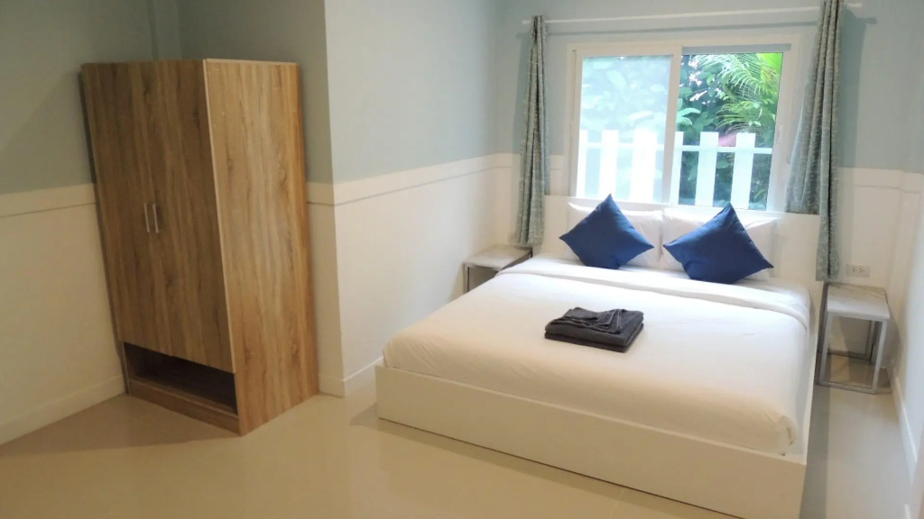 Standard Double room (full double bed)