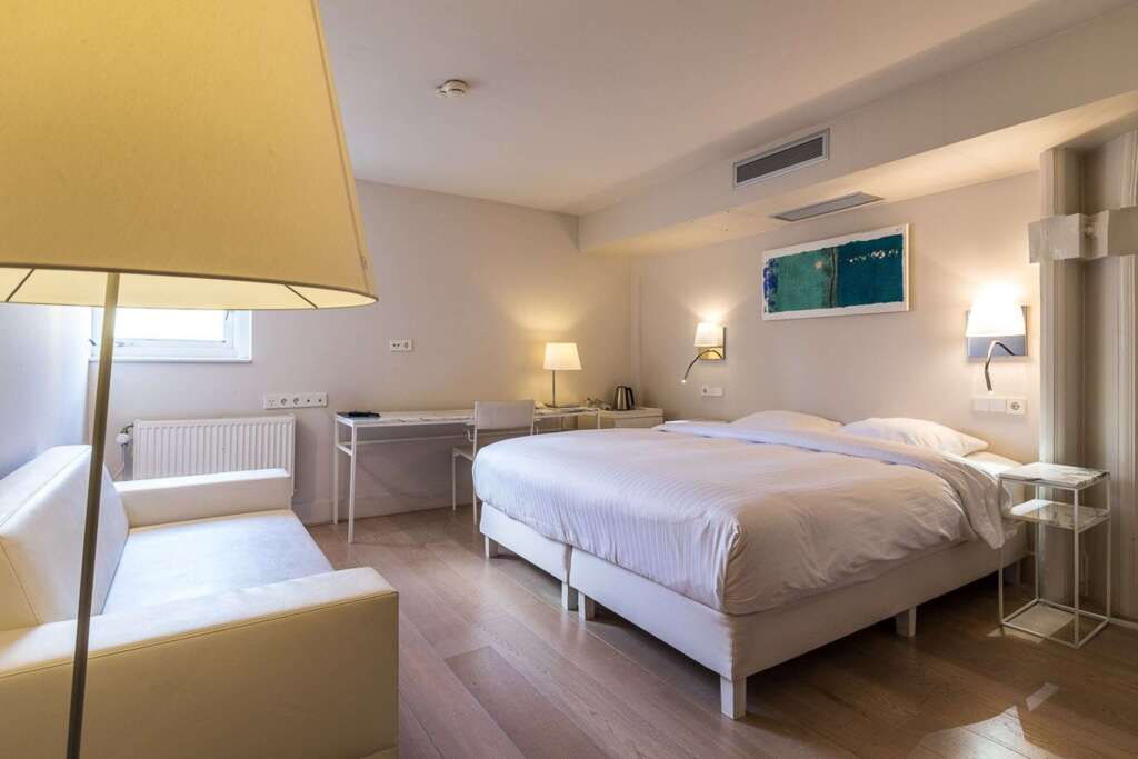 Hotel Arena by null
