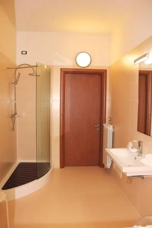 Standard Double room with balcony (full double bed)