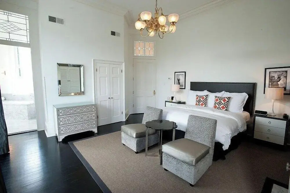 Номер Grand с балконом в Melrose Mansion