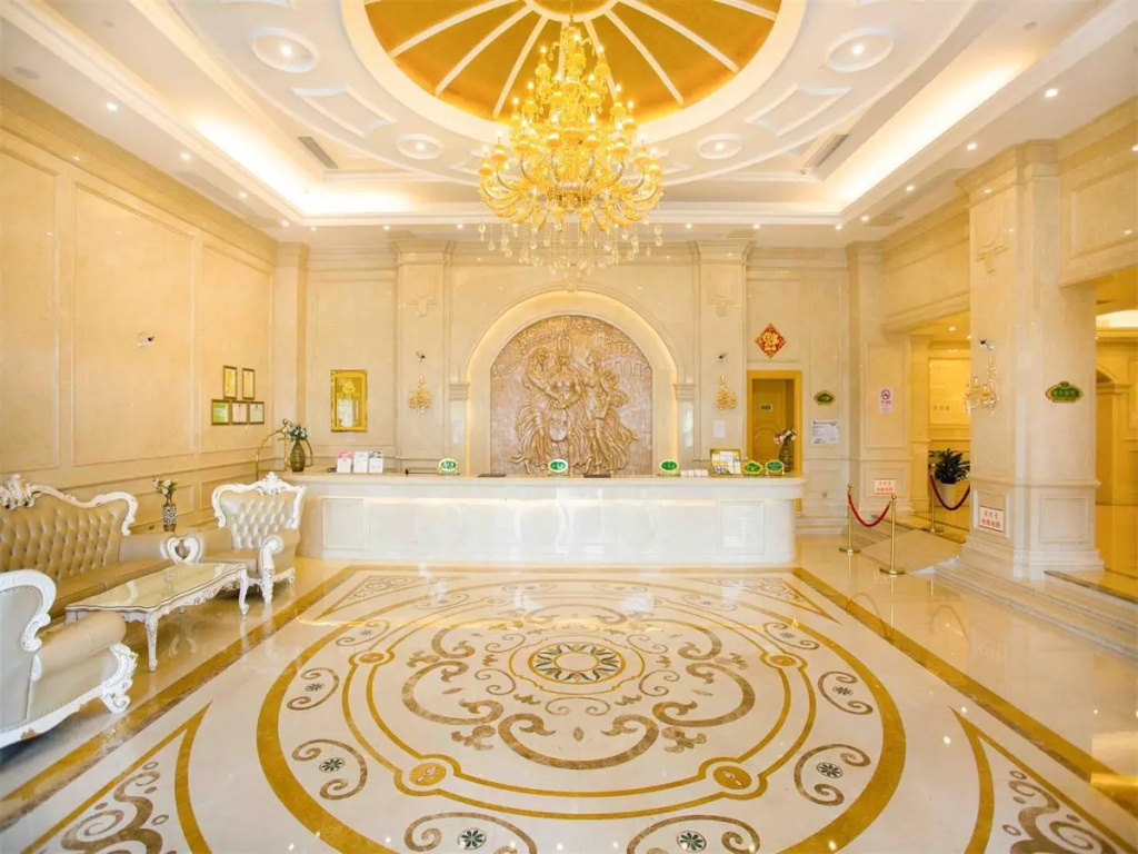 Lobby & Reception