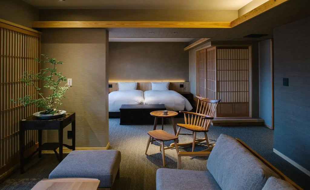 Premier room